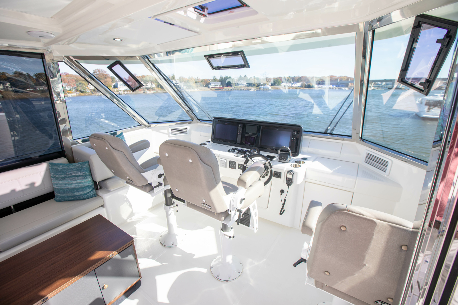 54ft Aquila Yacht For Sale