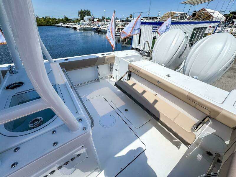 31ft Edgewater Yacht For Sale