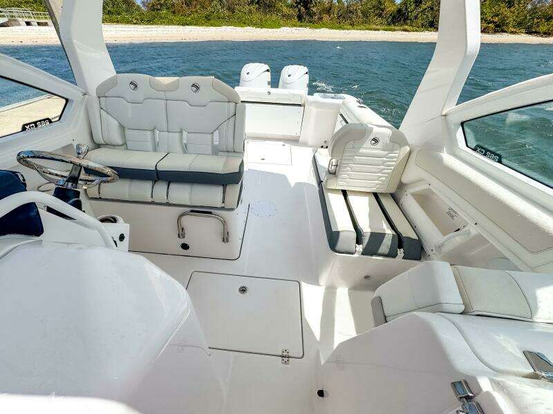 26ft Edgewater Yacht For Sale