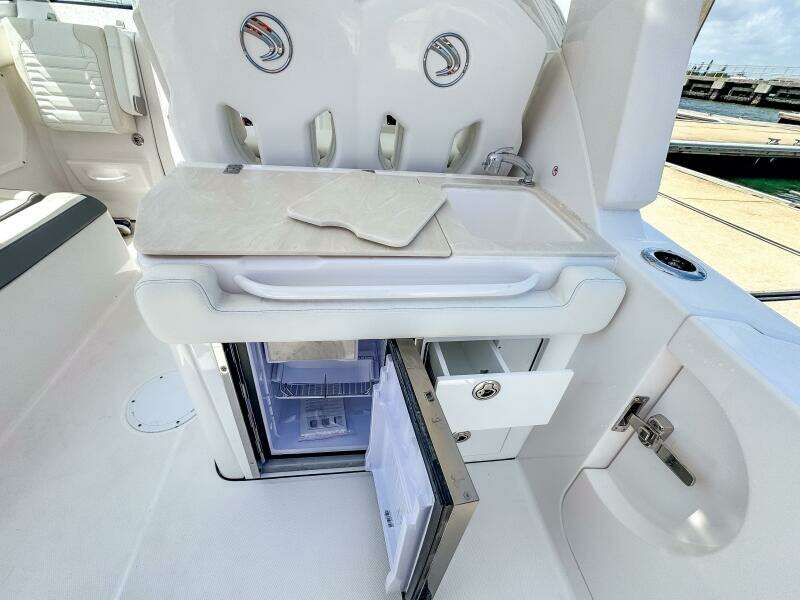 26ft Edgewater Yacht For Sale