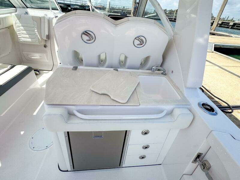 26ft Edgewater Yacht For Sale