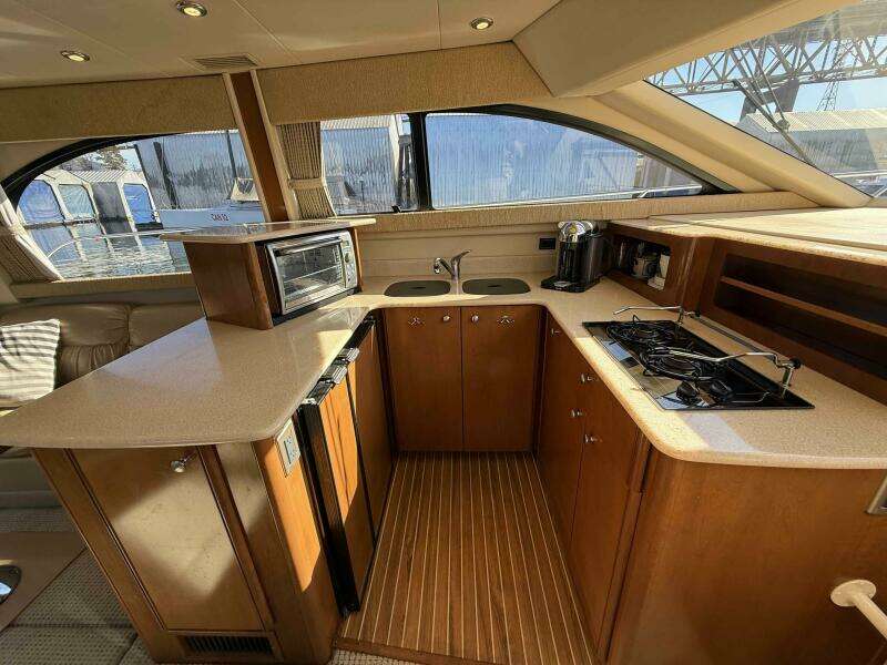 38ft Meridian Yacht For Sale 38ft Meridian Yacht For Sale