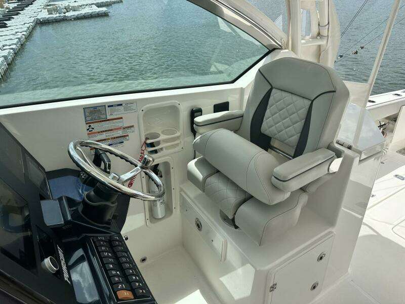 Sheminem 29ft Pursuit Yacht For Sale