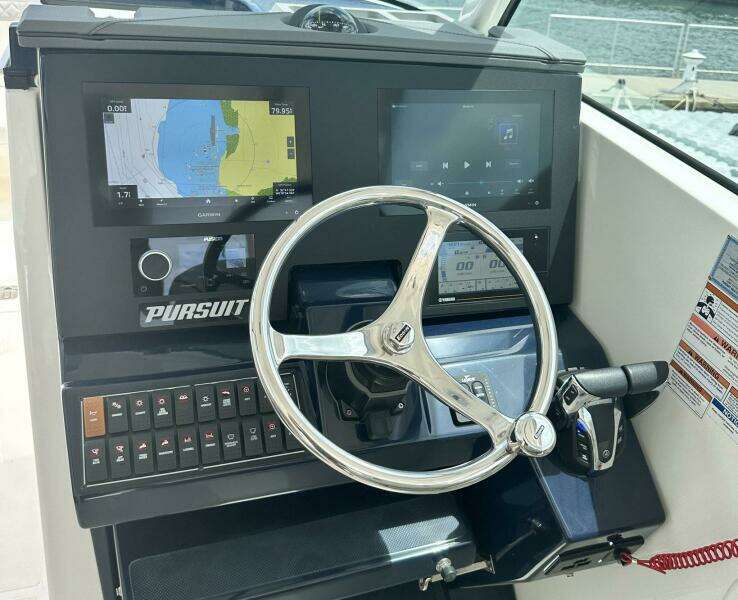 Sheminem 29ft Pursuit Yacht For Sale
