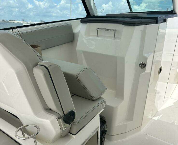 Sheminem 29ft Pursuit Yacht For Sale