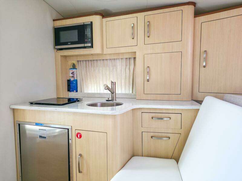 33ft Regal Yacht For Sale