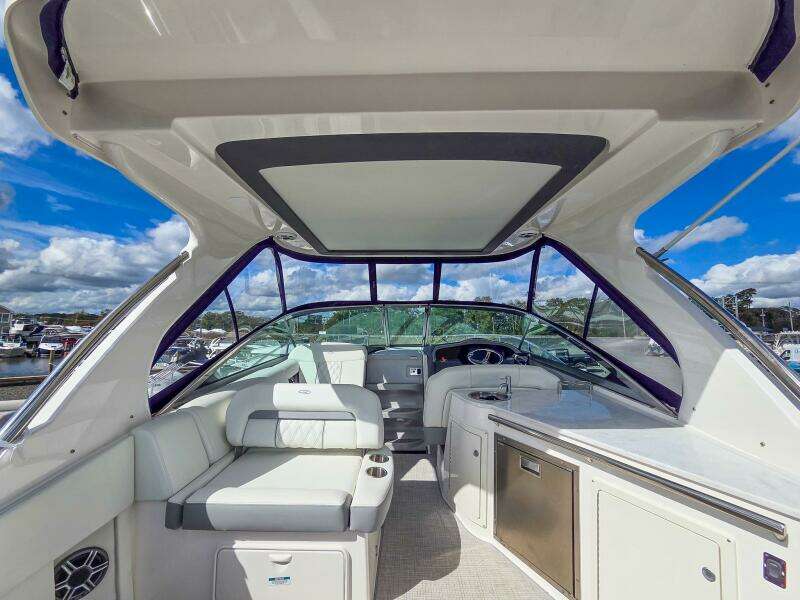 33ft Regal Yacht For Sale