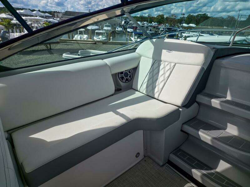 33ft Regal Yacht For Sale