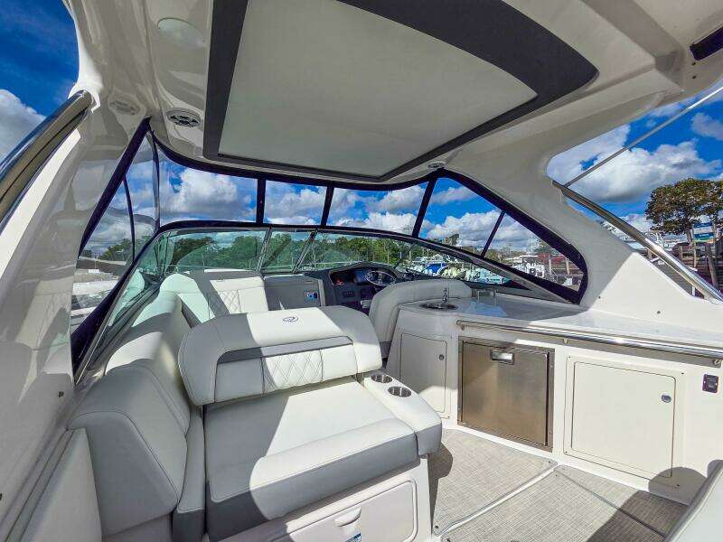 33ft Regal Yacht For Sale