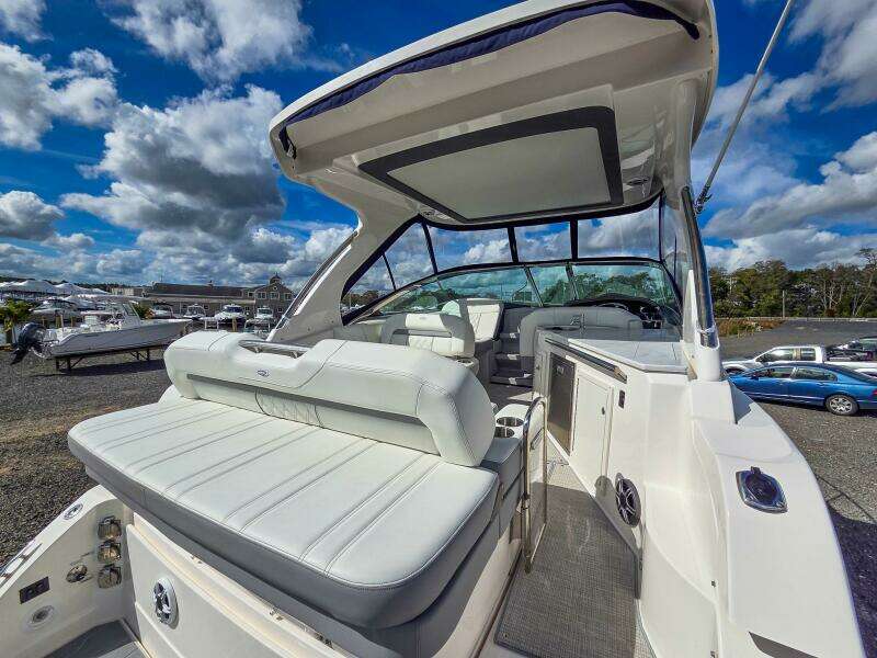 33ft Regal Yacht For Sale