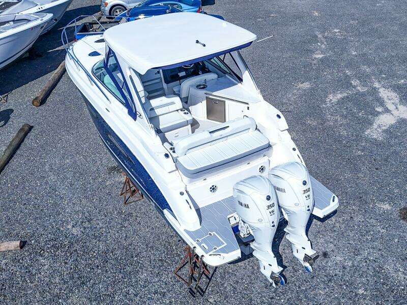 33ft Regal Yacht For Sale