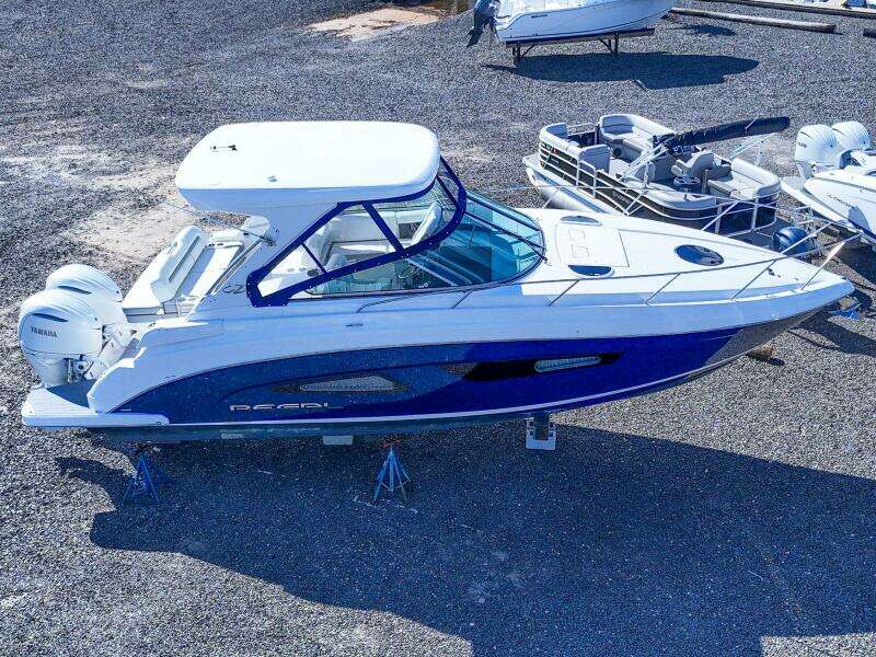 33ft Regal Yacht For Sale