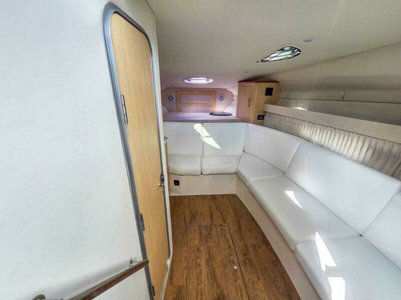 33ft Regal Yacht For Sale