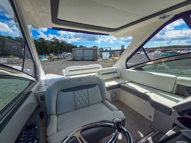 33ft Regal Yacht For Sale