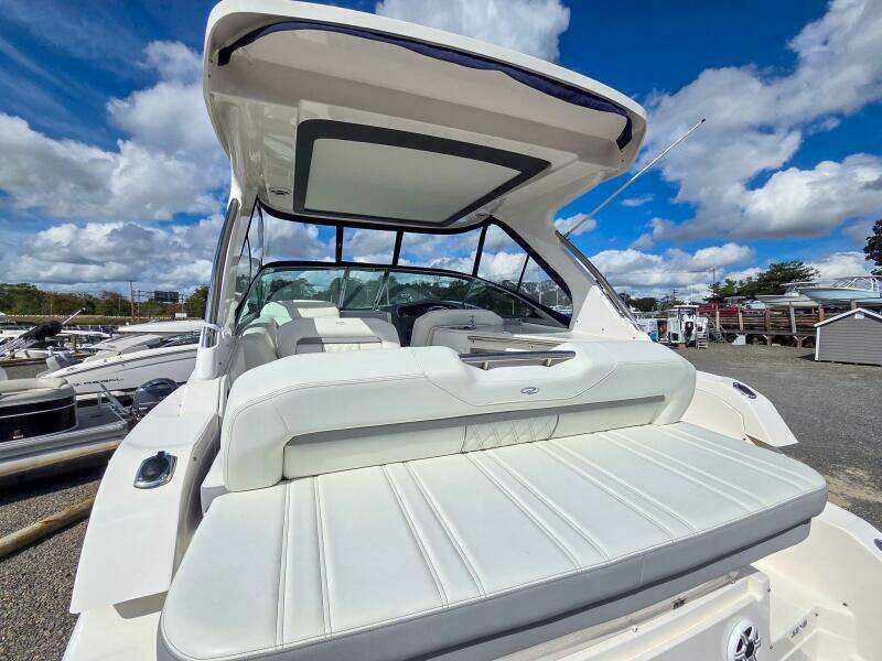 33ft Regal Yacht For Sale