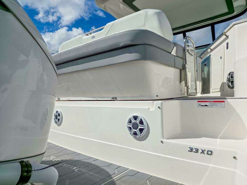 33ft Regal Yacht For Sale