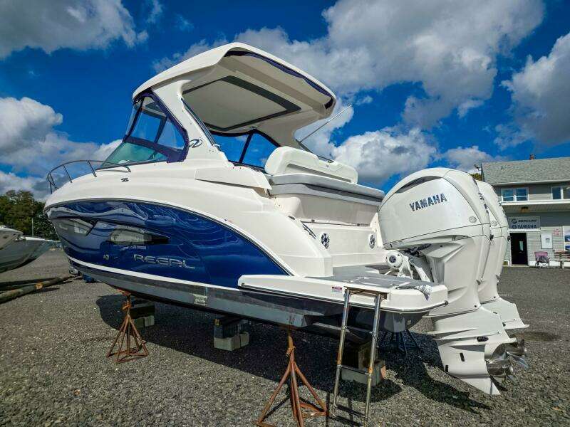 33ft Regal Yacht For Sale