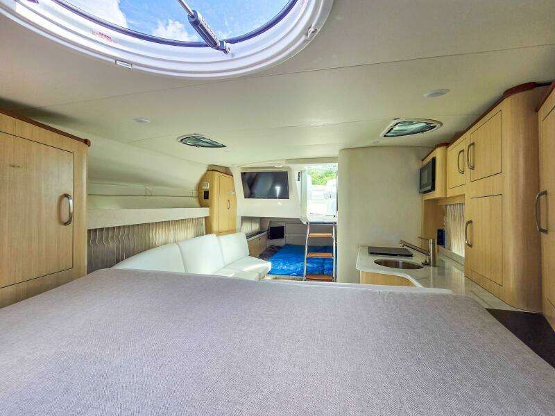 33ft Regal Yacht For Sale