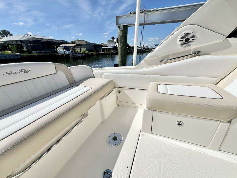 31ft Sea Ray Yacht For Sale 31ft Sea Ray Yacht For Sale