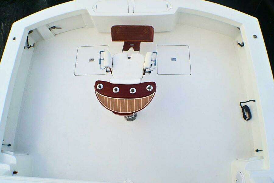 2001 Donzi 73' Sport Fish  Cockpit 3