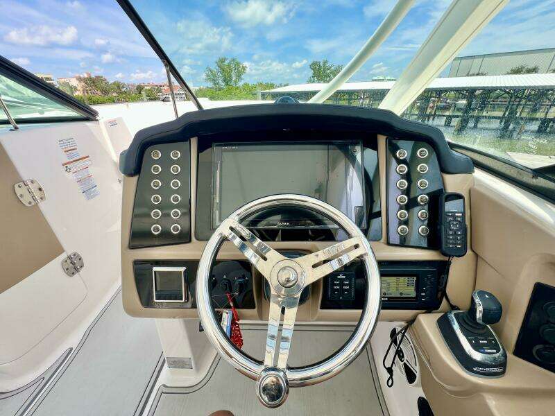 31ft Robalo Yacht For Sale