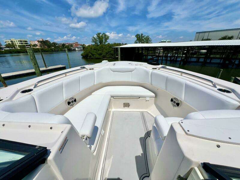 31ft Robalo Yacht For Sale