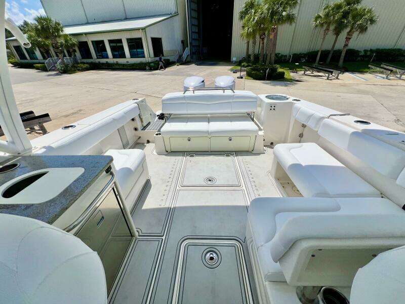 31ft Robalo Yacht For Sale