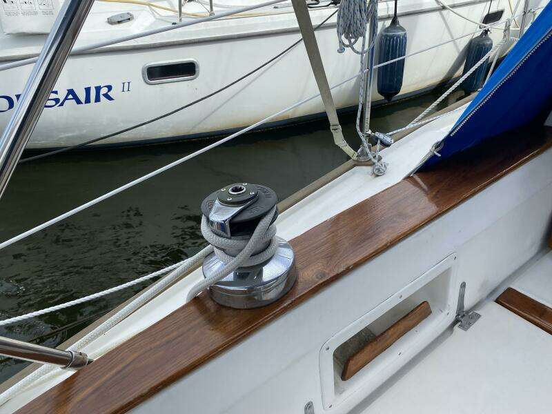 Morning Light 37ft Dickerson Yacht For Sale