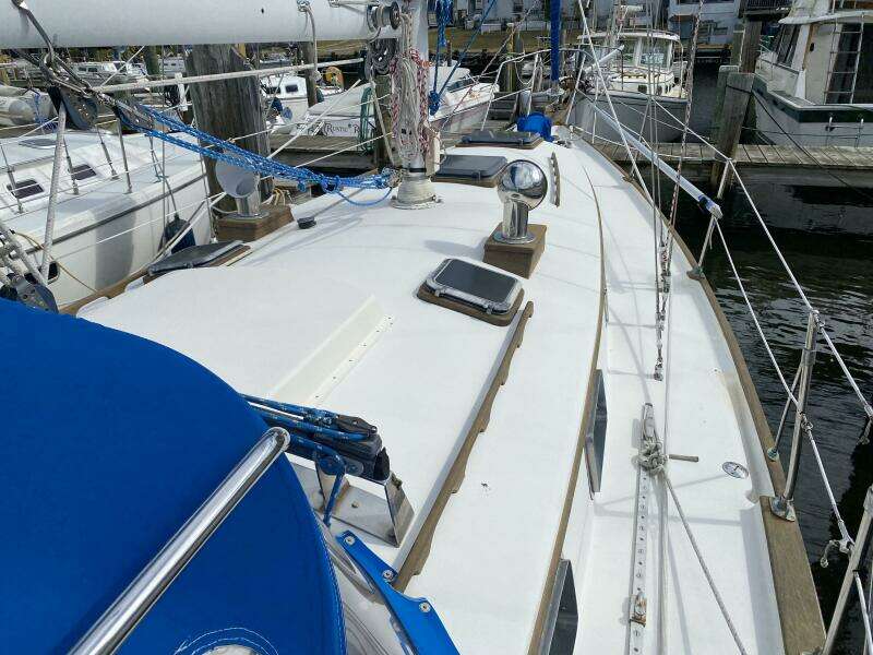 Morning Light 37ft Dickerson Yacht For Sale