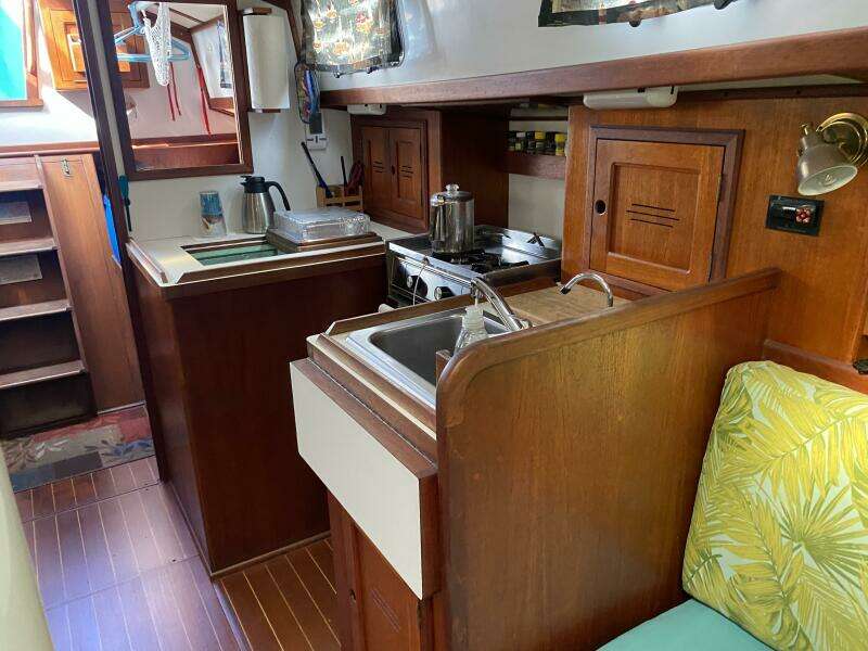 Morning Light 37ft Dickerson Yacht For Sale