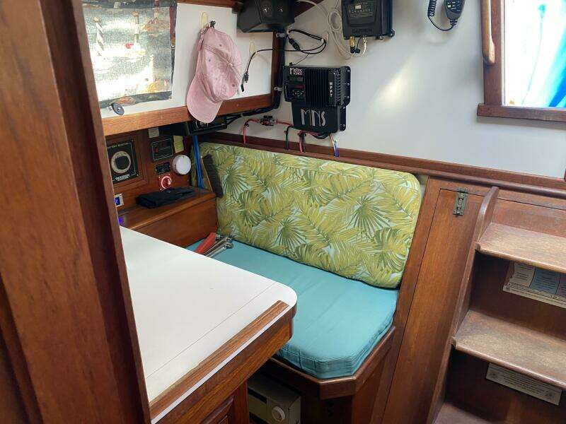 Morning Light 37ft Dickerson Yacht For Sale