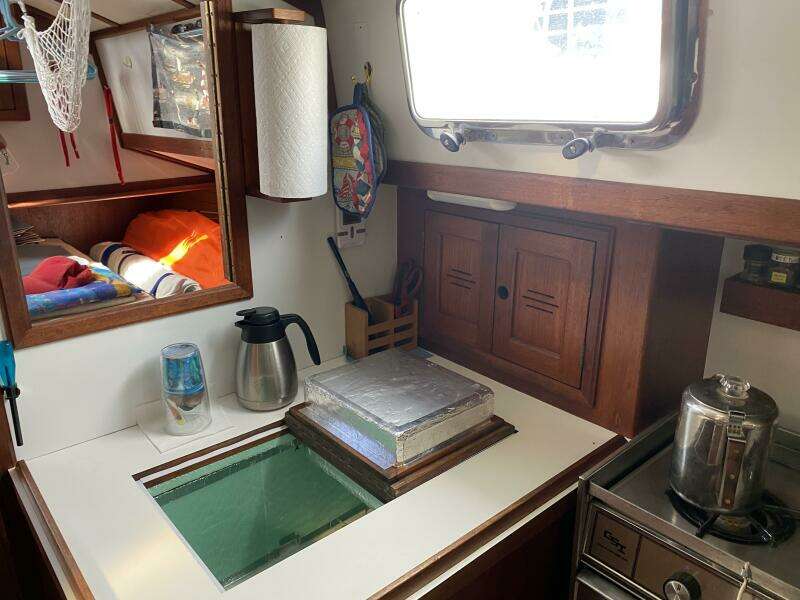 Morning Light 37ft Dickerson Yacht For Sale