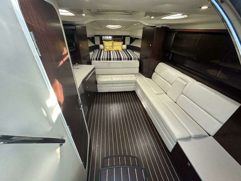 35ft Monterey Yacht For Sale