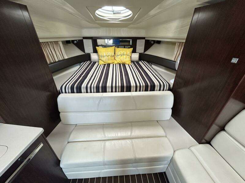 35ft Monterey Yacht For Sale