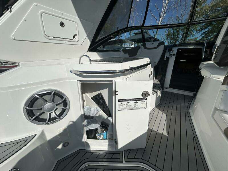 35ft Monterey Yacht For Sale