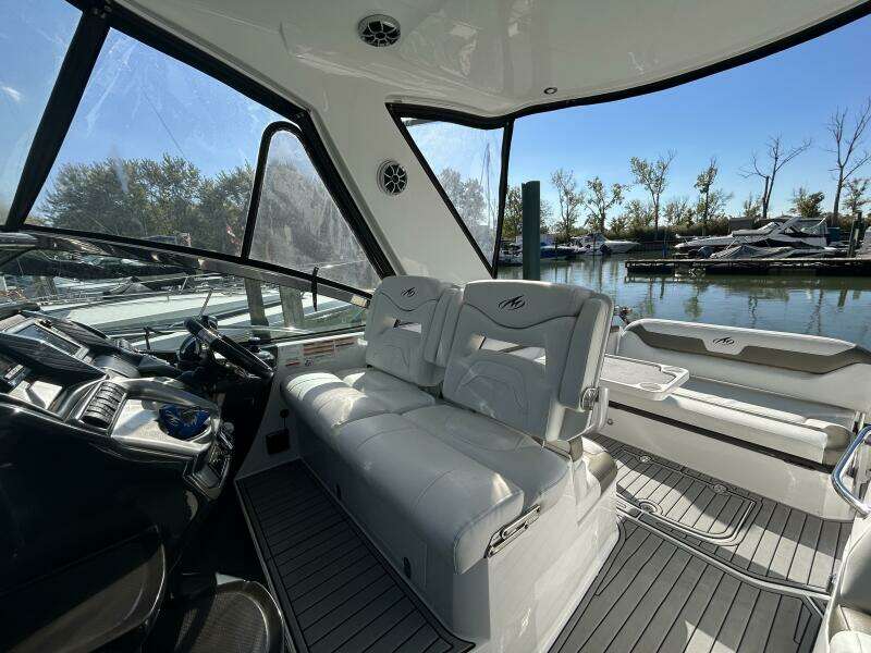 35ft Monterey Yacht For Sale
