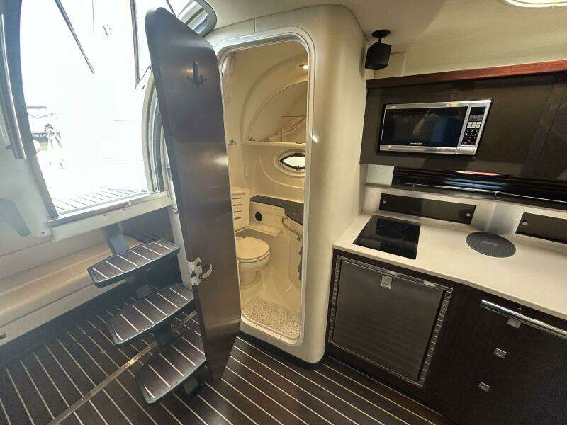 35ft Monterey Yacht For Sale