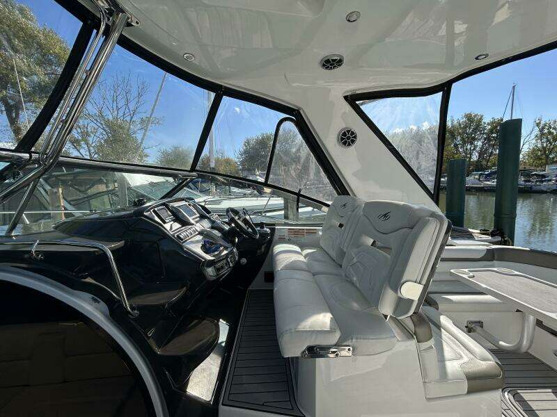 35ft Monterey Yacht For Sale