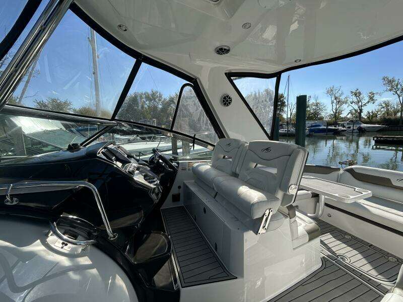35ft Monterey Yacht For Sale