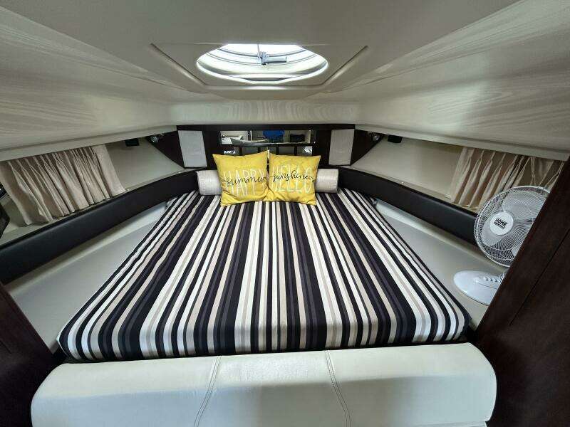 35ft Monterey Yacht For Sale