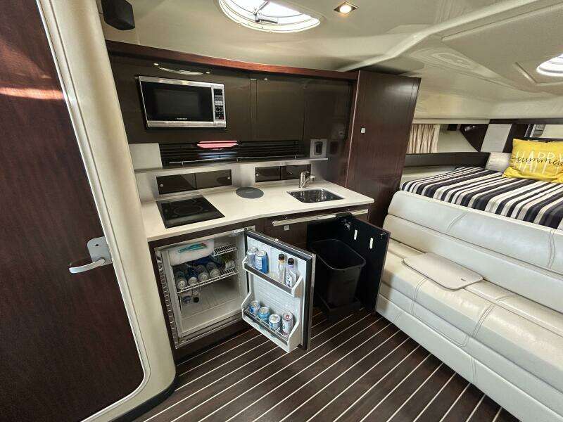 35ft Monterey Yacht For Sale