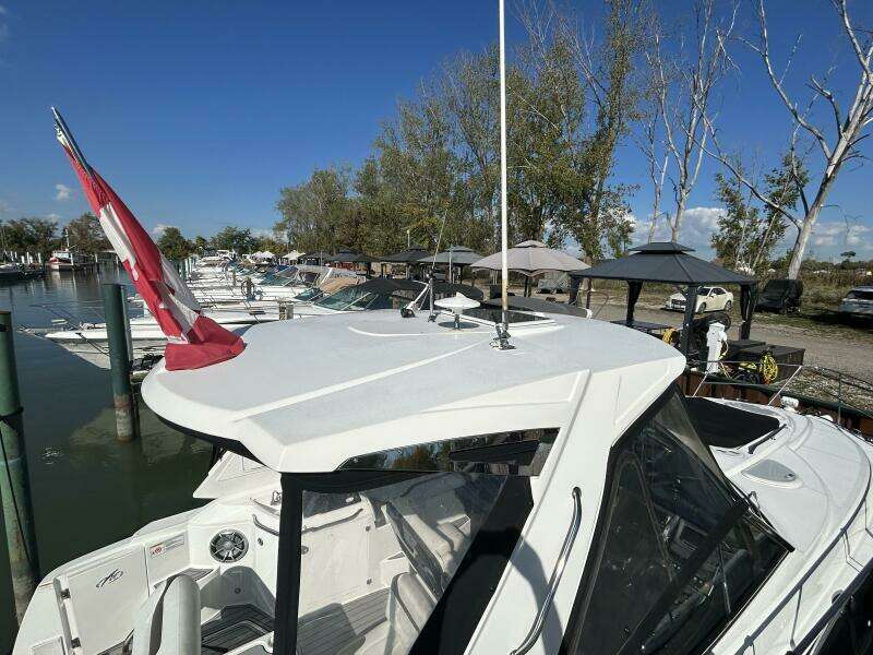 35ft Monterey Yacht For Sale