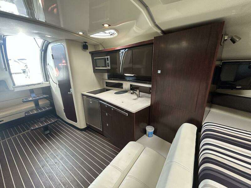 35ft Monterey Yacht For Sale