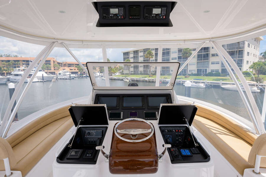 2017 48 Viking Convertible - Helm