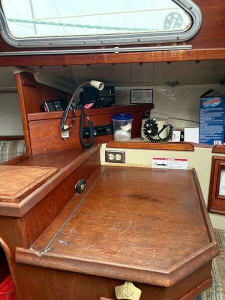 30ft Ericson Yacht For Sale