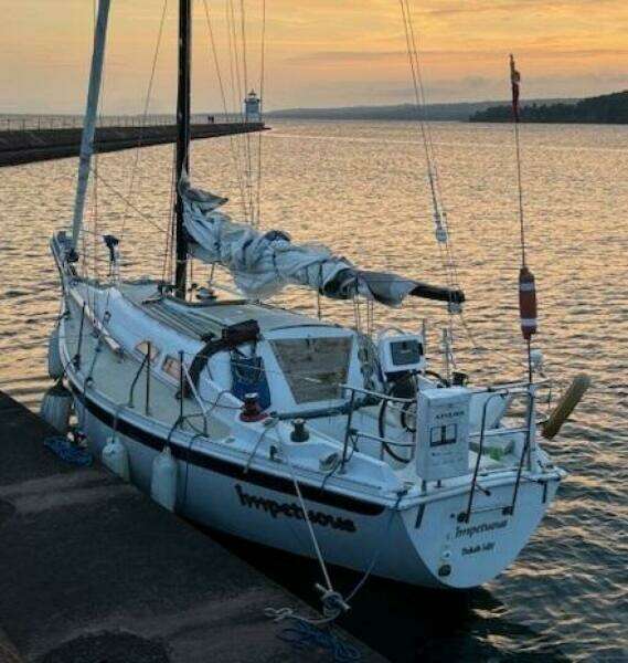 30ft Ericson Yacht For Sale