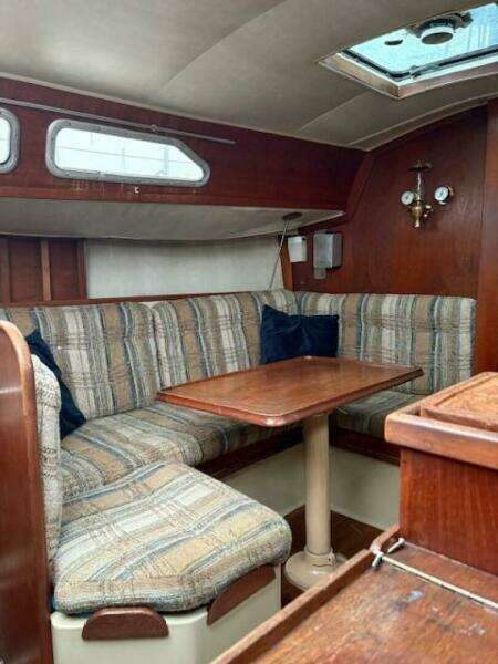 30ft Ericson Yacht For Sale