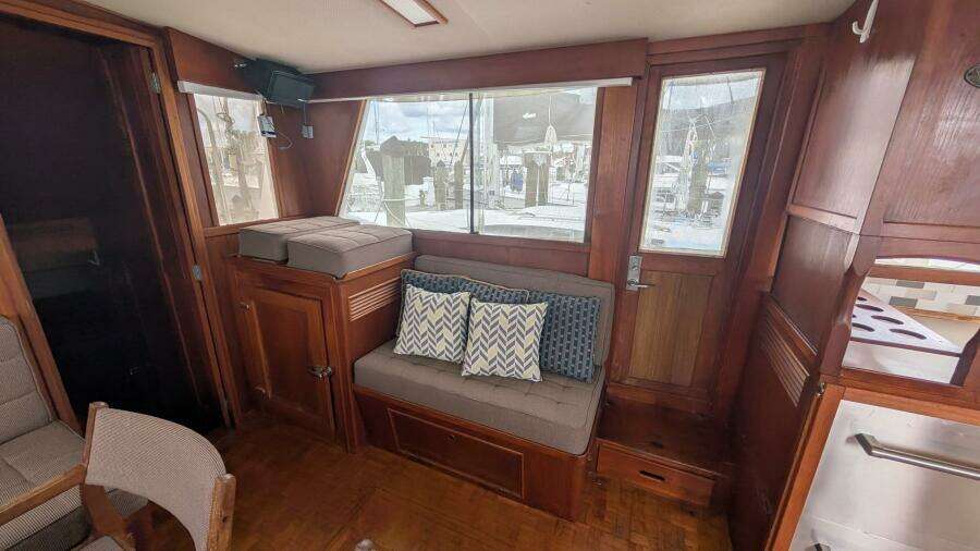 42ft Grand Banks Yacht For Sale