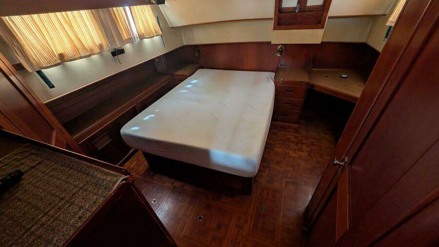 42ft Grand Banks Yacht For Sale