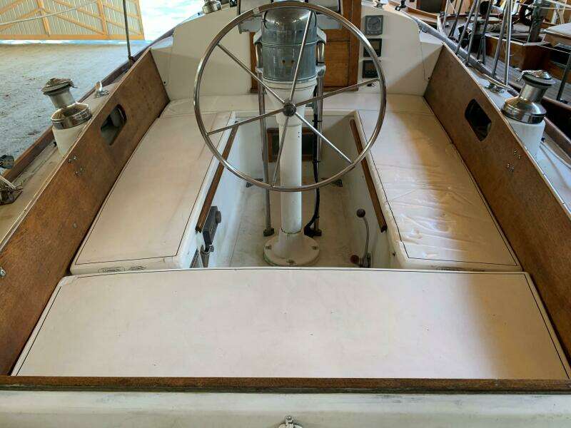 35ft Hinckley Yacht For Sale